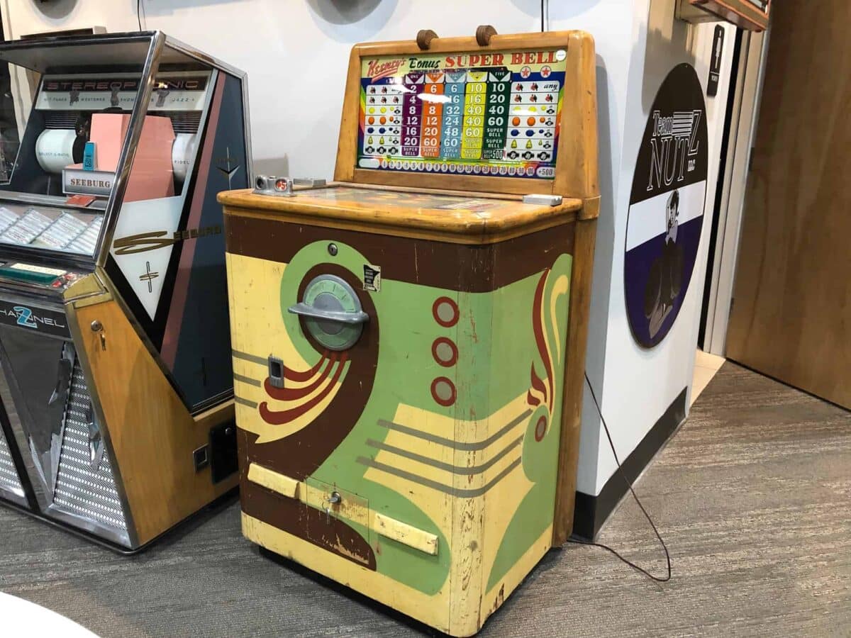 All Original 1940's Keeneys Super Bell Slot Machine